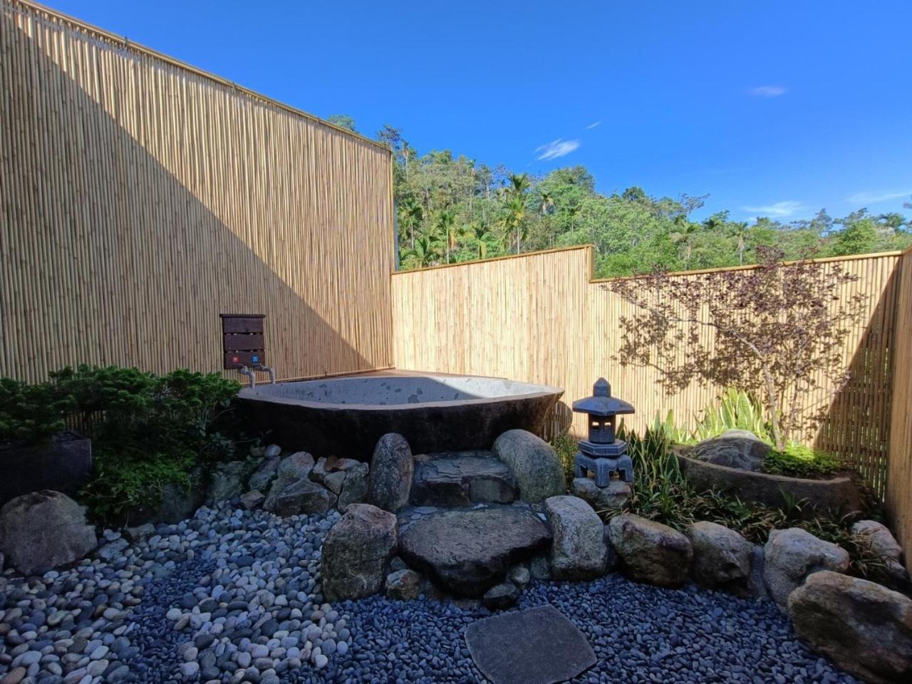 Roaming Cloud Sun Moon Lake B&B يوشيه المظهر الخارجي الصورة